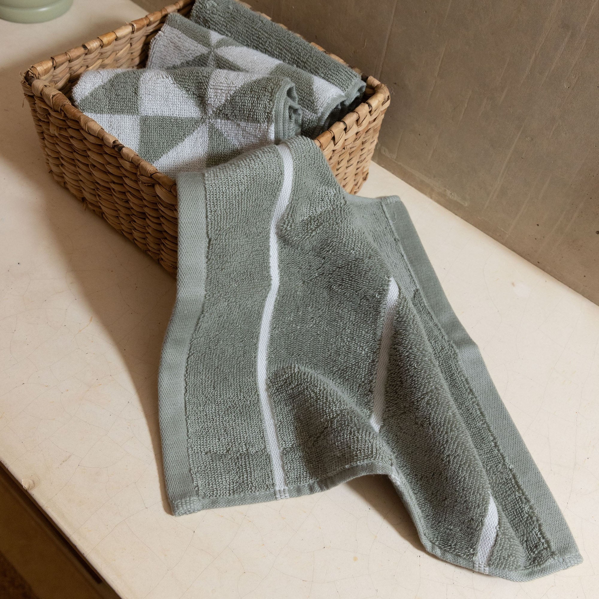 Deia Towels